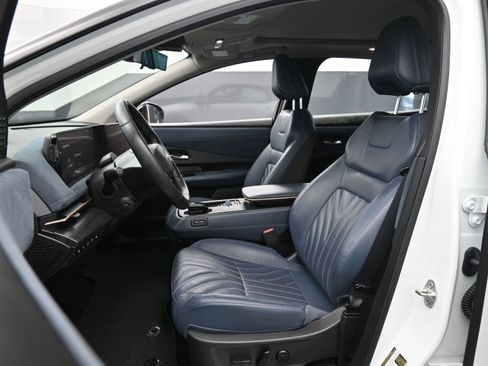 Used 2023 Nissan Ariya image 18