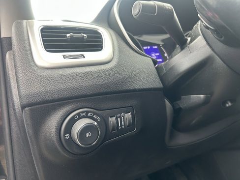 Used 2020 Jeep Compass Latitude image 12