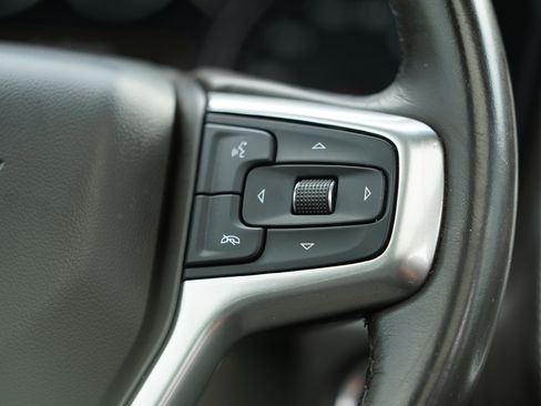 Used 2021 Chevrolet Suburban LT w/ Rear Media and Nav Package RWD image 25