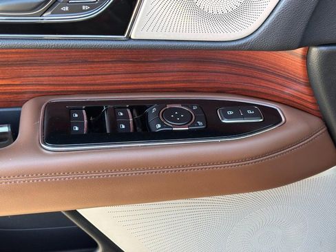 Used 2024 Lincoln Navigator Reserve image 17