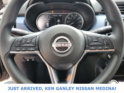 Used 2025 Nissan Versa SV FWD image 12
