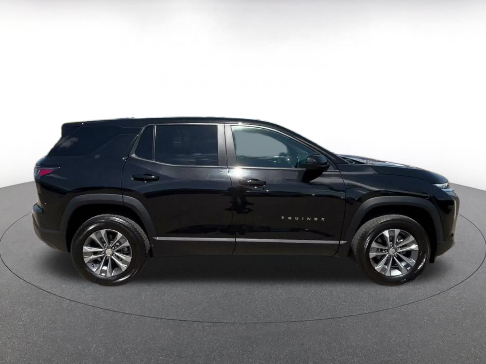 Used 2025 Chevrolet Equinox LT FWD image 15