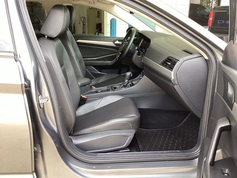 Used 2019 Volkswagen Jetta SE w/ Cold Weather Package FWD image 30