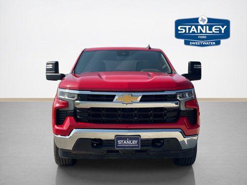 Used 2024 Chevrolet Silverado 1500 LT AWD/4WD image 2