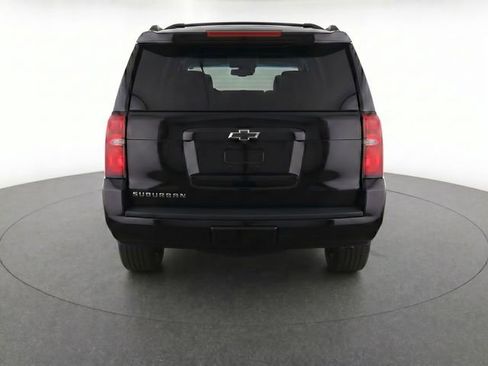 Used 2019 Chevrolet Suburban LT AWD/4WD image 5