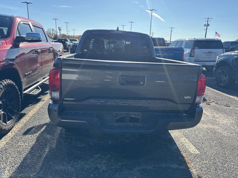 Used 2019 Toyota Tacoma SR5 image 5