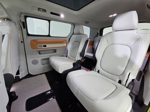 New 2025 Volkswagen ID. Buzz Pro S Plus image 20