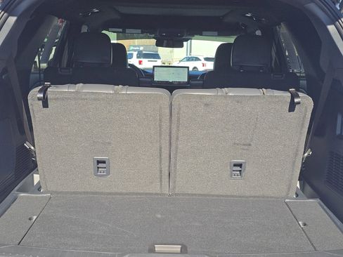 Used 2025 Ford Explorer ST image 12