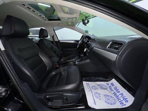 Used 2013 Volkswagen Jetta SE FWD image 26