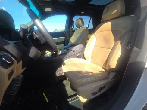 Used 2016 Ford Explorer XLT w/ Equipment Group 202A AWD/4WD image 25