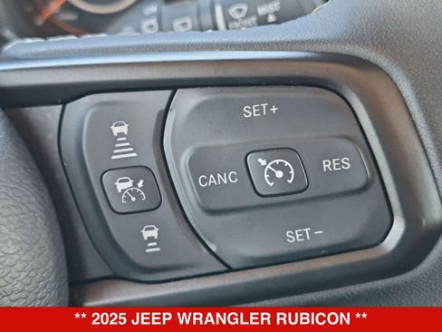 Used 2025 Jeep Wrangler Unlimited Rubicon AWD/4WD image 23