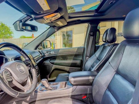 Used 2022 Jeep Grand Cherokee Limited image 5