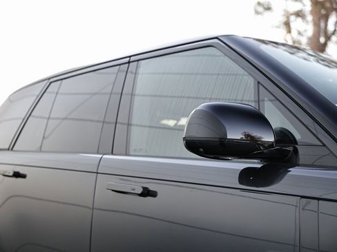 New 2026 Land Rover Range Rover SE image 14