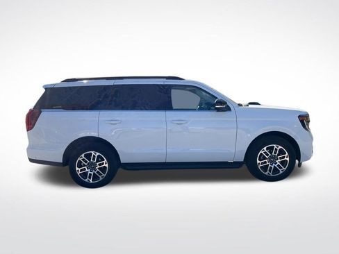 Used 2025 Ford Expedition Active AWD/4WD image 4