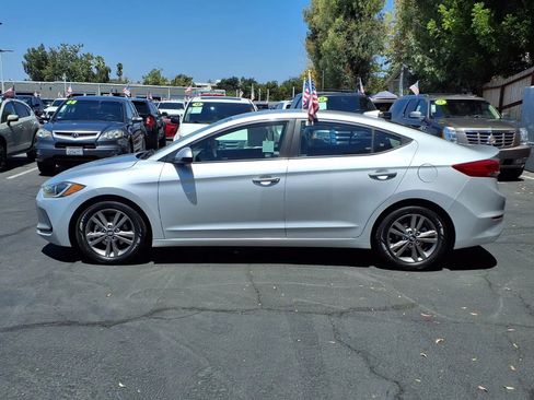 Used 2018 Hyundai Elantra SEL FWD image 4