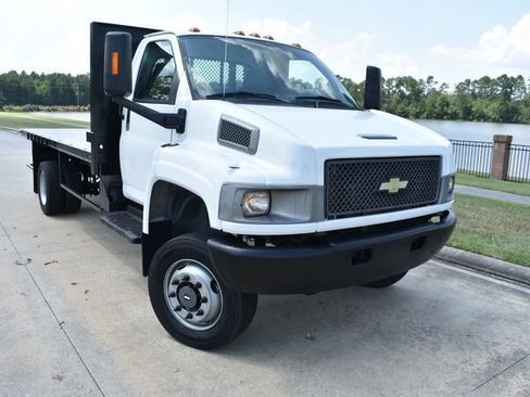Used 2007 Chevrolet Kodiak C4500 4x4 Regular Cab image 2