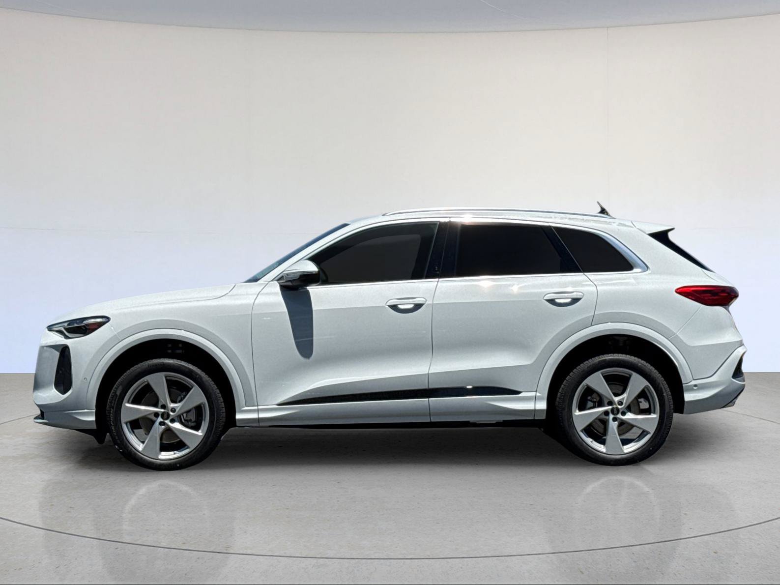 New 2026 Audi Q5 Premium AWD/4WD image 3