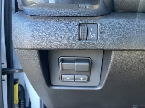 New 2026 GMC Canyon Elevation w/ Convenience Package image 16