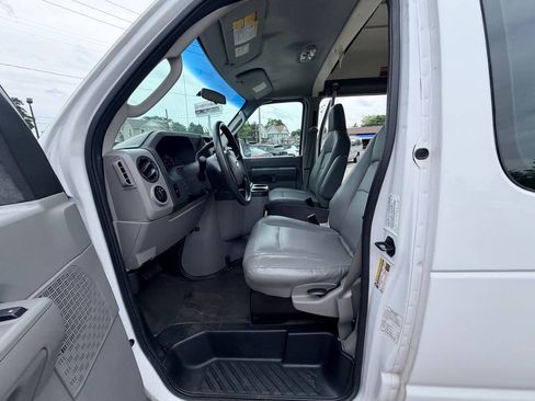 Used 2014 Ford E-350 and Econoline 350 Extended Super Duty w/ Power Group RWD image 41
