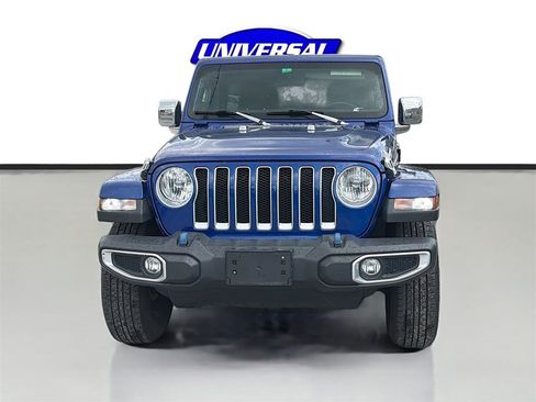 Used 2020 Jeep Wrangler Unlimited Sahara image 2