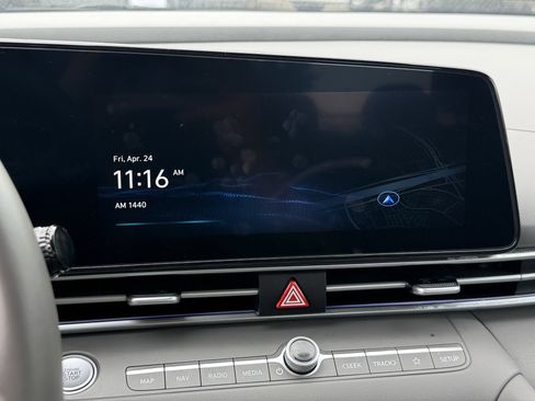 Used 2025 Hyundai Elantra SEL FWD image 21