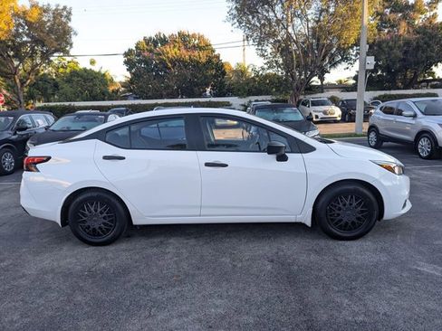 Used 2021 Nissan Versa S image 4