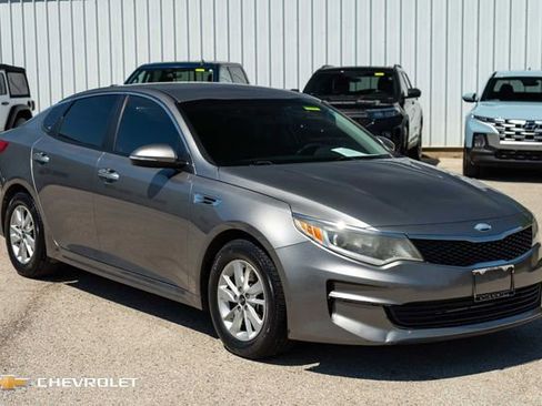 Used 2018 Kia Optima LX image 3