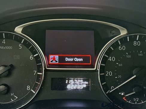 Used 2015 Nissan Altima 2.5 SV w/ Convenience Package FWD image 12