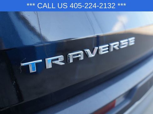 Used 2025 Chevrolet Traverse LT FWD image 7