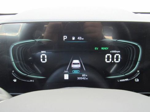 Used 2023 Kia Niro EX Touring image 41