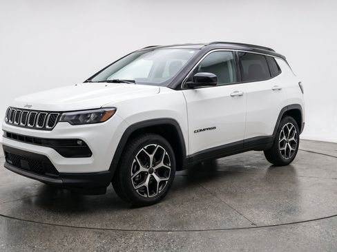 Used 2025 Jeep Compass Limited AWD/4WD image 3