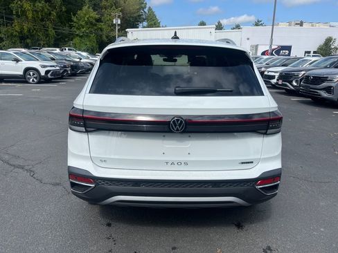 New 2025 Volkswagen Taos SE image 6