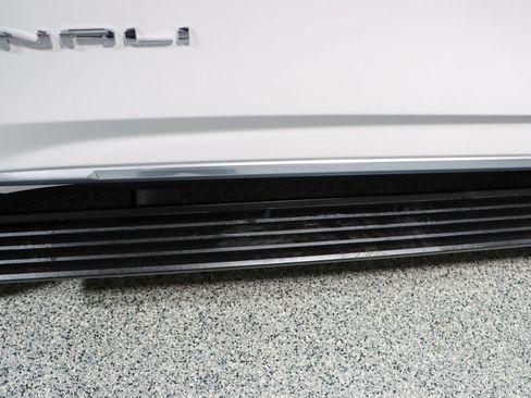 Used 2025 GMC Yukon Denali image 12