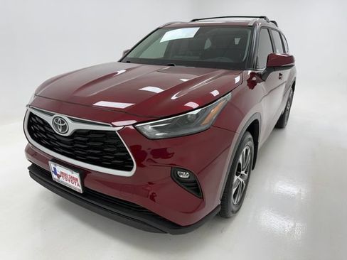 Used 2026 Toyota Highlander XLE AWD/4WD image 4