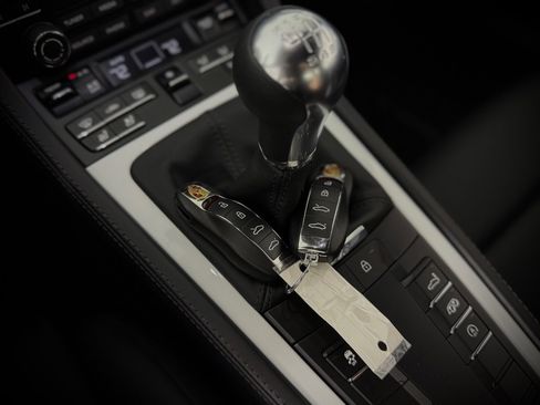 New 2025 Porsche 718 Cayman image 27