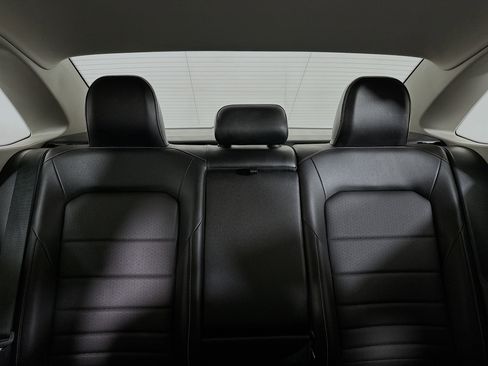 Used 2023 Volkswagen Jetta SE w/ Panoramic Sunroof Package image 30