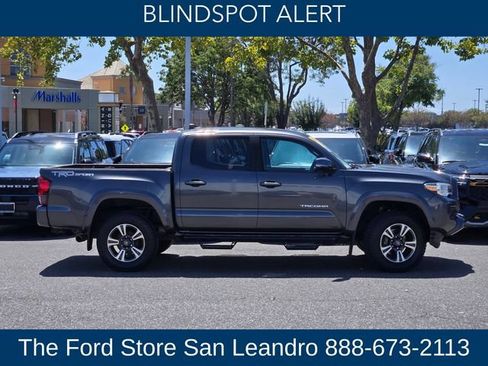 Used 2019 Toyota Tacoma TRD Sport w/ Technology Package RWD image 7