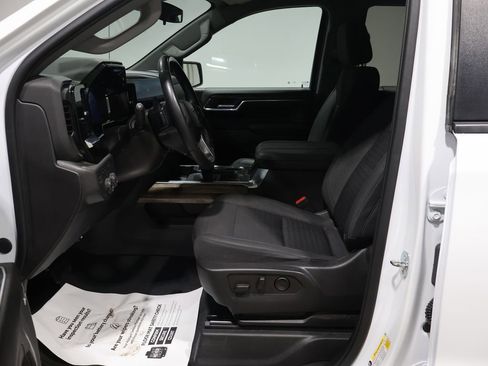 Used 2023 Chevrolet Silverado 1500 LT Trail Boss w/ Convenience Package II image 6