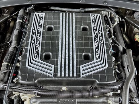 Used 2018 Chevrolet Camaro ZL1 RWD image 30