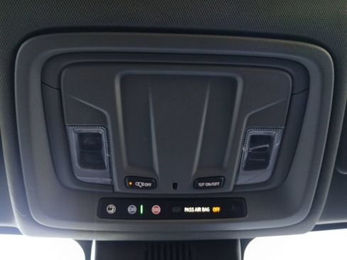 Used 2025 Chevrolet Silverado 1500 LT RWD image 7