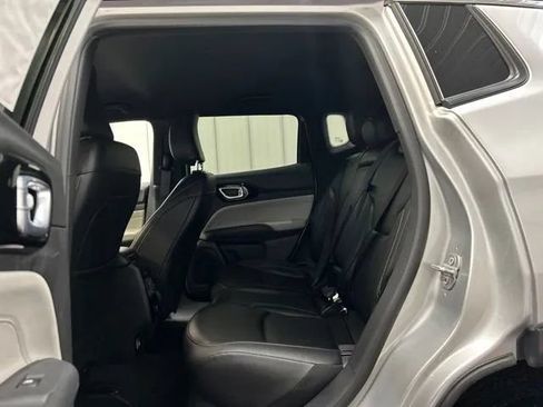 Used 2025 Jeep Compass Limited AWD/4WD image 12