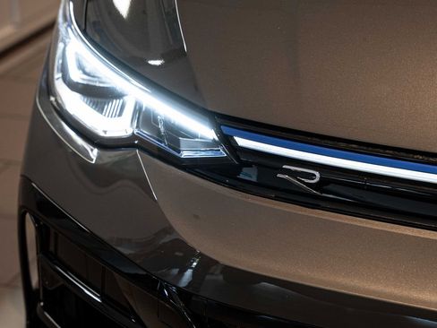 New 2026 Volkswagen Golf AWD/4WD image 2