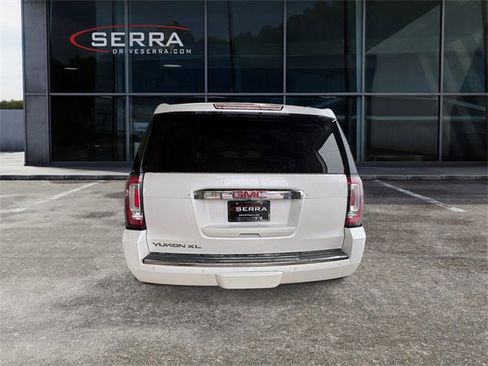 Used 2017 GMC Yukon XL Denali w/ Open Road Package image 3