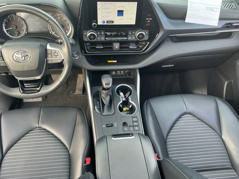 Certified 2023 Toyota Highlander XSE image 20