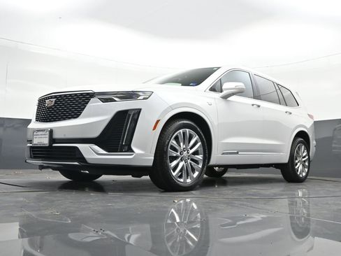 Used 2020 Cadillac XT6 Premium Luxury AWD/4WD image 32
