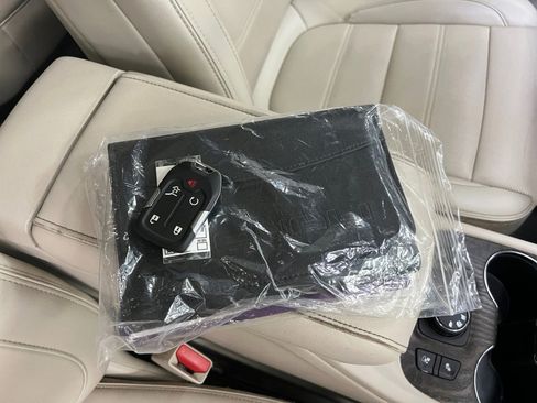 Used 2021 GMC Acadia Denali w/ Denali Ultimate Package image 37