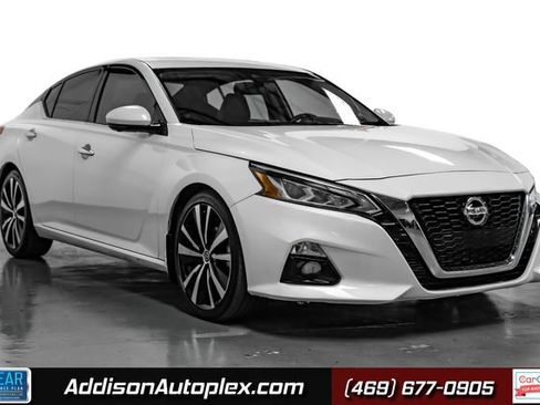 Used 2020 Nissan Altima 2.0 Platinum image 1