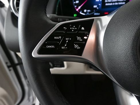 Used 2025 Mercedes-Benz GLB 250 image 10