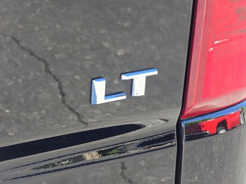 Used 2022 Chevrolet Silverado 1500 LT AWD/4WD image 15