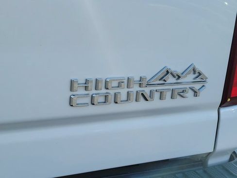 Certified 2021 Chevrolet Silverado 2500 High Country w/ Z71 Off-Road Package AWD/4WD image 9